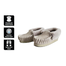 Load image into Gallery viewer, AUS WOOLI HAND STITCHED WOMENS SHEEPSKIN MOCCASIN - Light Grey
